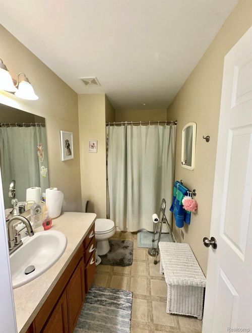 3128 Amsterdam Dr, Clio, MI, 48420-1495 | Card Image