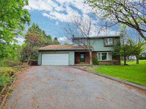 7 Hillview Dr, Union Springs, NY, 13160-3110 | Card Image
