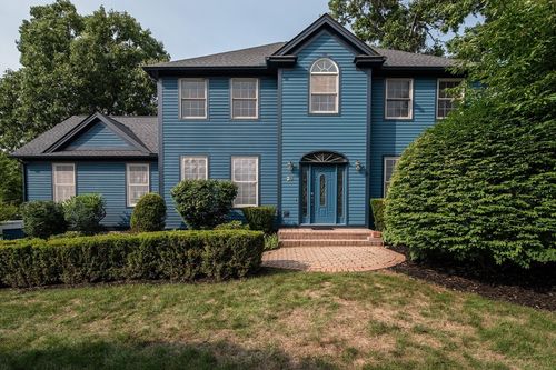 23 Summerfield Rd, Amherst, MA, 01002-3468 | Card Image