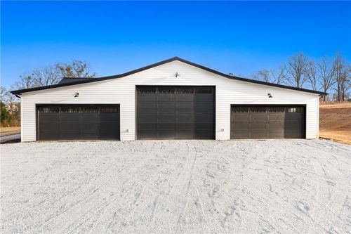 411 Sweetwater Club Dr, Seneca, SC, 29672-0529 | Card Image