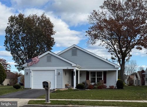 21 Westminster Dr S, Southampton, NJ, 08088-1020 | Card Image