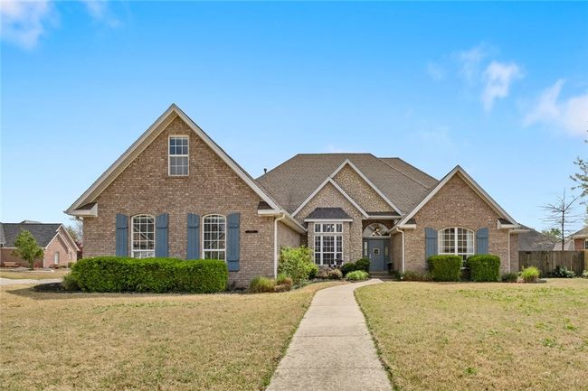 Inviting curb appeal | Image 6