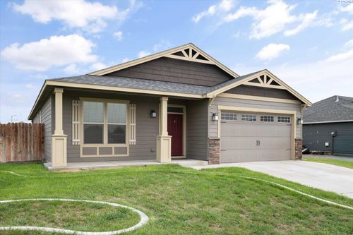 4015 Saint Paul Ln, Pasco, WA, 99301-5825 | Card Image