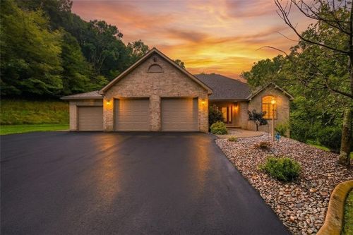 221 Shaw Ct, New Alexandria, PA, 15670-2615 | Card Image