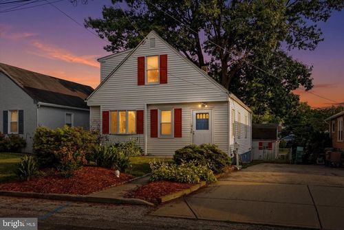 210 Walnut Rd, WALLINGFORD, PA, 19086-7157 | Card Image