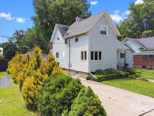 404 W Burbank St, Harvard, IL, 60033-2120 | Card Image