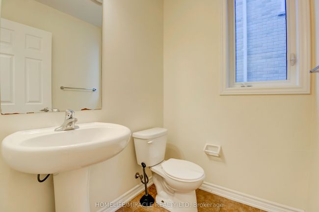 11 Sail Rd, House attached with 4 bedrooms, 3 bathrooms and 1 parking in Brampton ON | Image 6