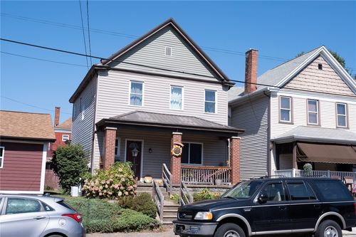 1011 5th St, New Brighton, PA, 15066-1411 | Card Image