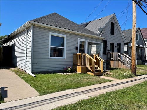 24 Vansitmart Ave, Hamilton, ON, L8H3A3 | Card Image