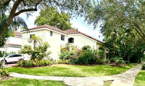 11011 Minneapolis Dr, Hollywood, FL, 33026-4940 | Card Image