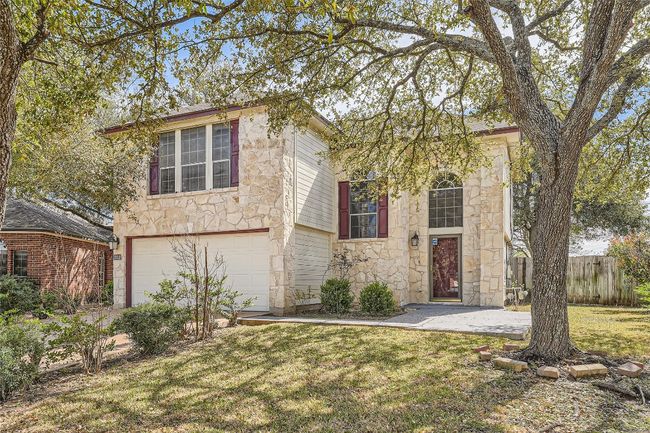 A front porch welcomes you. | Image 11