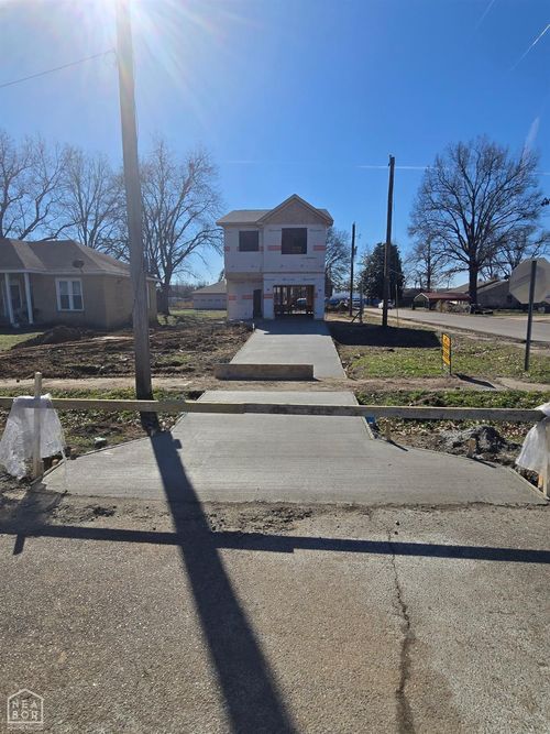 630 W Calhoun St, Luxora, AR, 72358-2018 | Card Image