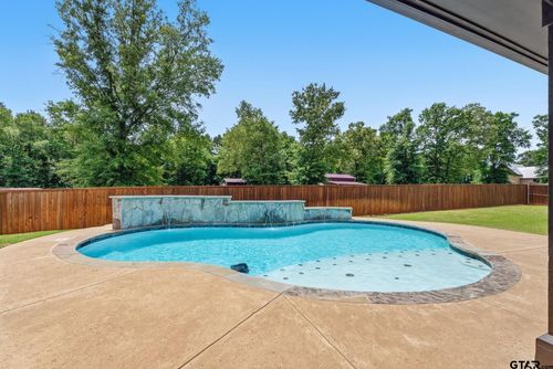 20926 Patriot Cir, Tyler, TX, 75703-7089 | Card Image