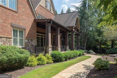 858 Middle Fork Trail, House other with 5 bedrooms, 5 bathrooms and 4 parking in Suwanee GA | Image 2