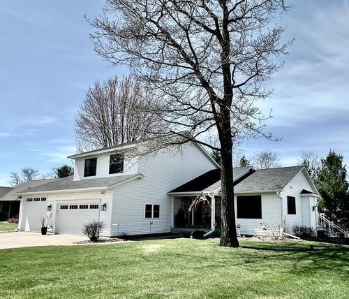 1932 Mark Ln, Eau Claire, WI, 54703-1604 | Card Image
