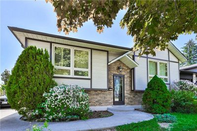 172 Hanover Pl, House other with 2 bedrooms, 1 bathrooms and 1 parking in Hamilton ON | Image 3