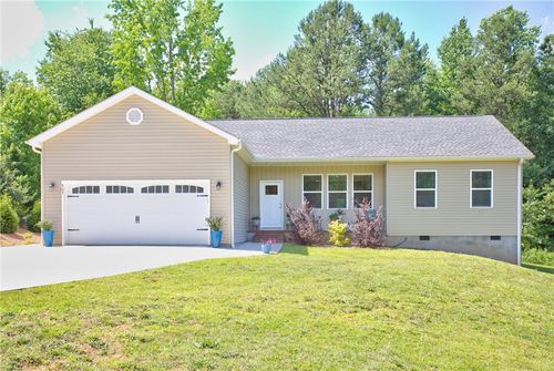 405 Pawnee Dr, Walhalla, SC, 29691-4056 | Card Image