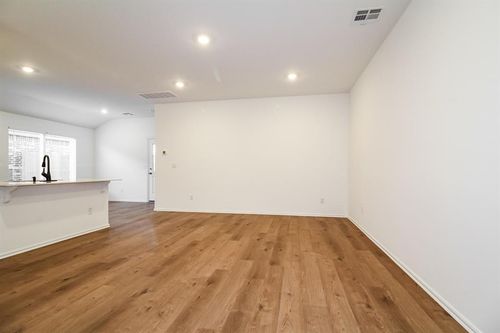 10001 Sw 39th St, Mustang, OK, 73064-9137 | Card Image