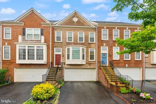 42685 Rolling Rock Sq, SOUTH RIDING, VA, 20152-3950 | Card Image