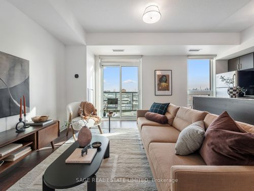 909-35 Brian Peck Cres, East York, ON, M4G0A5 | Card Image