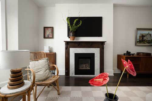 410 Roxton Rd, Toronto, ON, M6G3R2 | Card Image