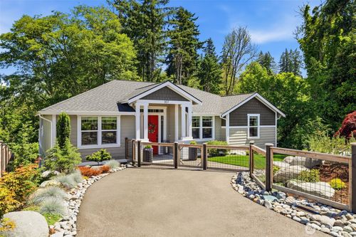 307 Puyallup St, Steilacoom, WA, 98388-2209 | Card Image