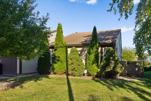 512-512 Lyon Drive, Buffalo Grove, IL, 60089 | Card Image