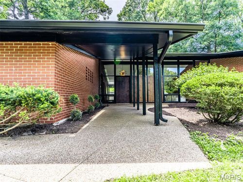 28 Black Oak Dr, Saint Louis, MO, 63127-1301 | Card Image