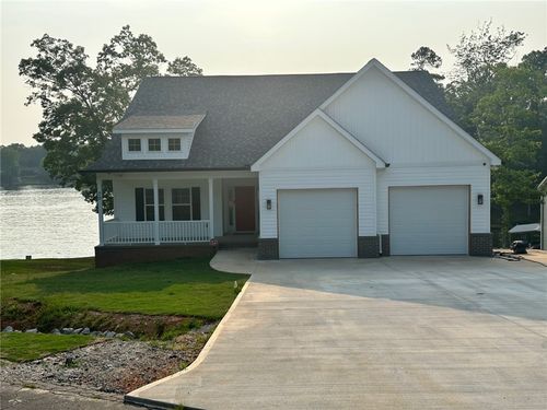 70 Creek Point Dr, Abbeville, SC, 29620-3276 | Card Image