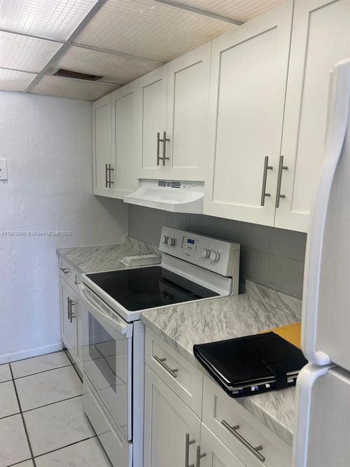 apt-203-13455 Ne 10th Ave, North Miami, FL, 33161-4144 | Card Image
