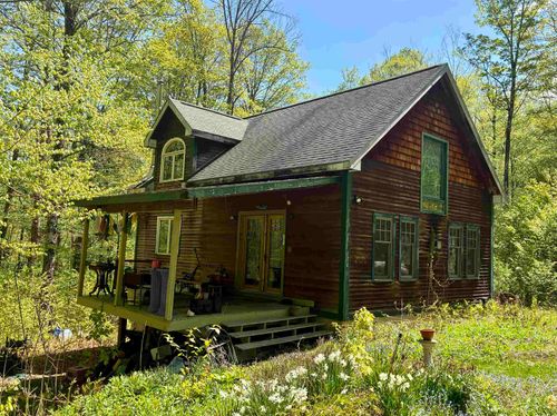 114 Maple St, Waterbury, VT, 05676-8994 | Card Image