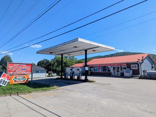 1135 S Main St, Monticello, KY, 42633-2864 | Card Image