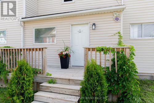 69 Kains St, St Thomas, ON, N5P1N5 | Card Image