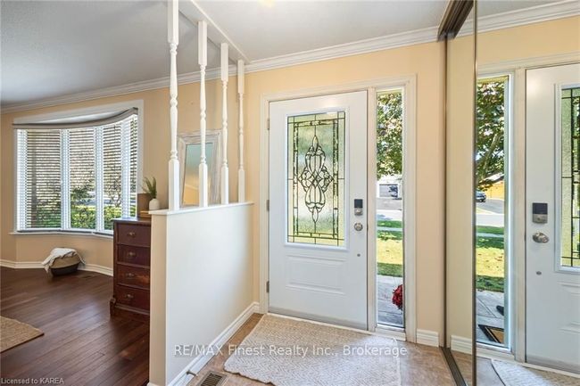 705 Braeside Cres, House other with 4 bedrooms, 2 bathrooms and 2 parking in Kingston ON | Image 5
