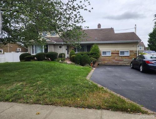 67 Unqua Rd, Massapequa, NY, 11758-6728 | Card Image