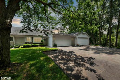 45284 Manor Dr Drive, Shelby Charter Township, MI, 48317 | Card Image