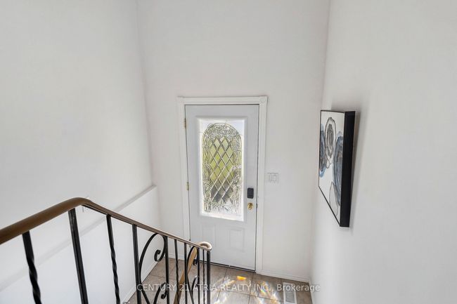 62 Guildwood Dr, House attached with 4 bedrooms, 1 bathrooms and 2 parking in Hamilton ON | Image 5