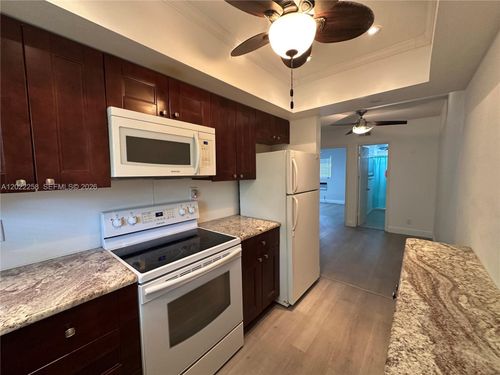 15a-3700 Harrison St, Hollywood, FL, 33021-7471 | Card Image