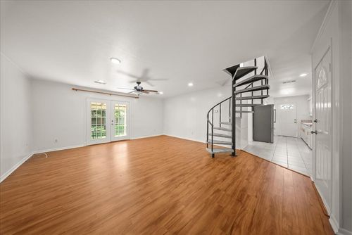 421 Forrest Ln, Corsicana, TX, 75110-1813 | Card Image