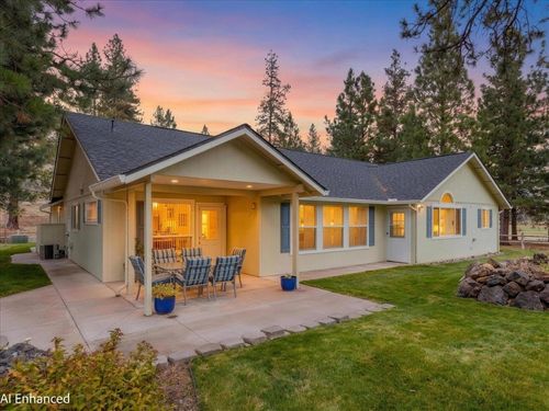 6215 Palmer Dr, Weed, CA, 96094-9114 | Card Image