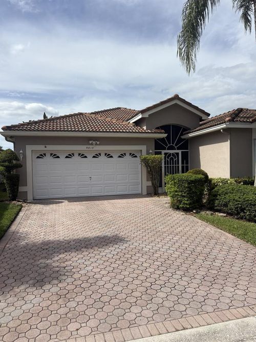 9815 Lemonwood Dr, Boynton Beach, FL, 33437-5455 | Card Image