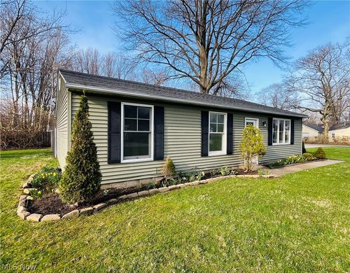 7063 Lake Rd, Madison, OH, 44057-1443 | Card Image