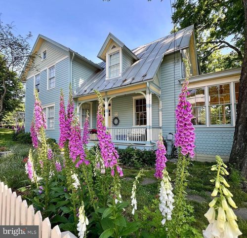 213 W High St, SHEPHERDSTOWN, WV, 25443-7700 | Card Image