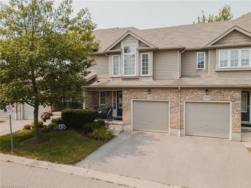 11-555 Chablis Dr, Waterloo, ON, N2T0A5 | Card Image