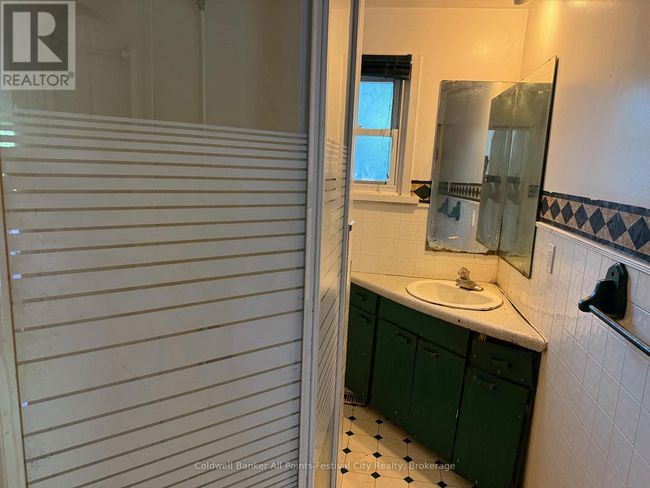 9 Blake St E, House other with 2 bedrooms, 2 bathrooms and 2 parking in Goderich ON | Image 5