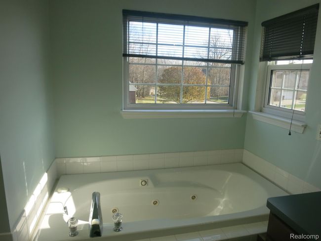 47000 Harbour Pointe Ct, House other with 4 bedrooms, 3 bathrooms and null parking in Van Buren Twp MI | Image 21