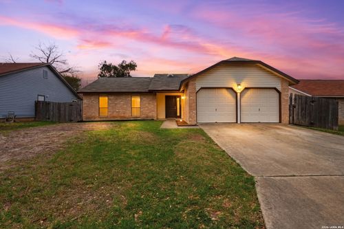 5822 Misty Gln, San Antonio, TX, 78247-1371 | Card Image