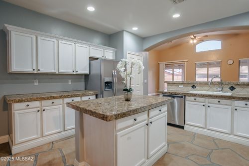 5533 W Carriage Drive, Tucson, AZ, 85742 | Card Image