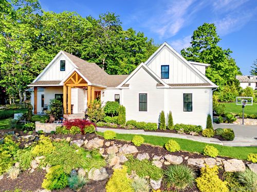 40 Hamilton Dr, Chappaqua, NY, 10514-3203 | Card Image