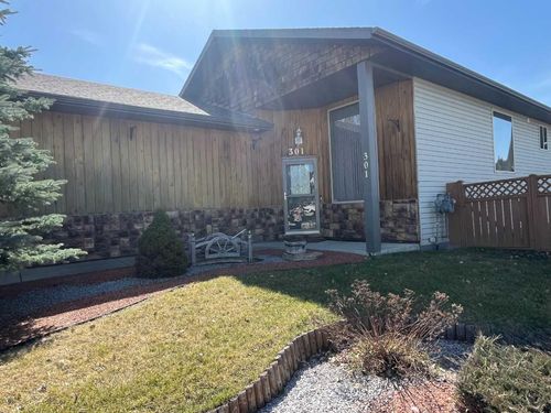 301 9 Street, Beiseker, AB, T0M0G0 | Card Image